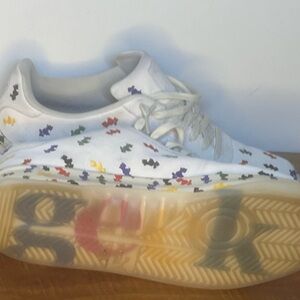 Barley worn California geek Puma sneakers